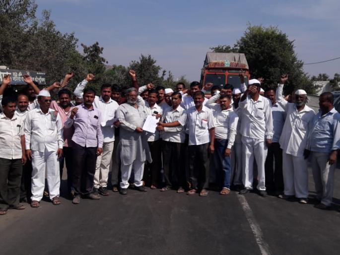 Farmer Chakjam for Rohitra | रोहित्रासाठी शेतकऱ्यांचा चक्काजाम Farmer Chakjam for Rohitra | रोहित्रासाठी शेतकऱ्यांचा चक्काजाम