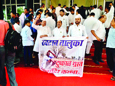 Submit report of drought-hit demand to Khatav taluka to Government | खटाव तालुक्याचा दुष्काळग्रस्त मागणीचा अहवाल शासनाकडे सादर Submit report of drought-hit demand to Khatav taluka to Government | खटाव तालुक्याचा दुष्काळग्रस्त मागणीचा अहवाल शासनाकडे सादर