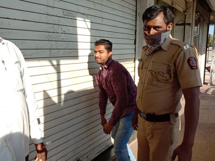 All establishments in the district are closed, action is started by the police | अहमदनगर जिल्ह्यातील सर्व आस्थापना बंद, पोलिसांकडून कारवाई सुरू All establishments in the district are closed, action is started by the police | अहमदनगर जिल्ह्यातील सर्व आस्थापना बंद, पोलिसांकडून कारवाई सुरू