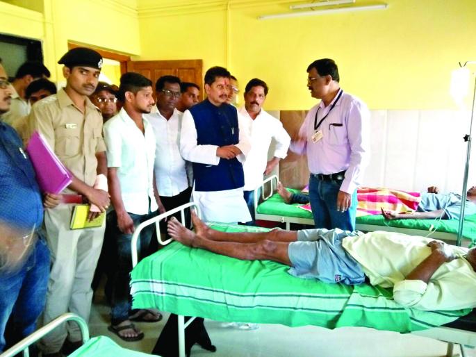 Sindhudurg: Guardian Minister held the meeting with the review meeting at Dharevar, Banda | सिंधुुदुर्ग : पालकमंत्र्यांनी अधिकाऱ्यांना धरले धारेवर, बांदा येथील आढावा बैठक