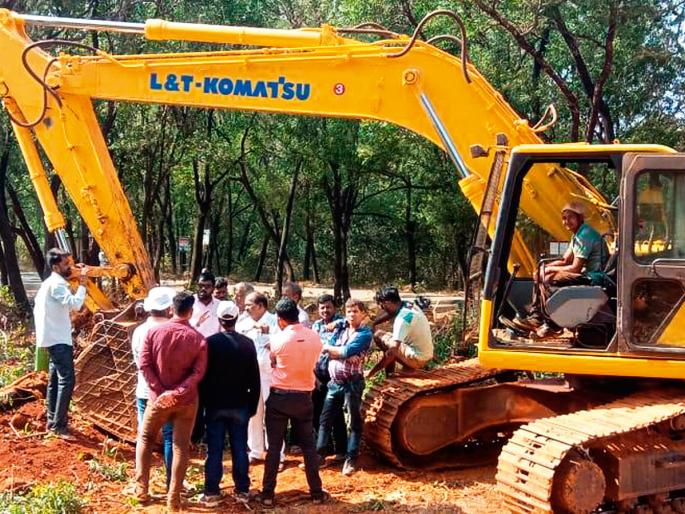 Arun's canal work stopped ?, claims from project sufferers | अरुणाच्या कालव्यांचे काम बंद पाडले?, प्रकल्पग्रस्तांकडून दावा Arun's canal work stopped ?, claims from project sufferers | अरुणाच्या कालव्यांचे काम बंद पाडले?, प्रकल्पग्रस्तांकडून दावा