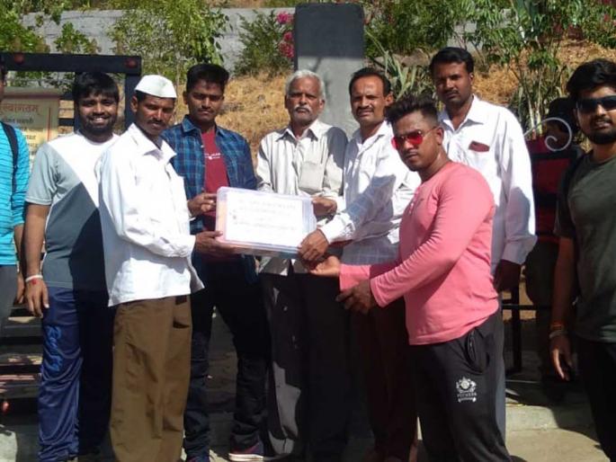 First aid box for the devotees at the station | विश्रामगडावरील भाविकांसाठी प्रथमोपचार पेटी
