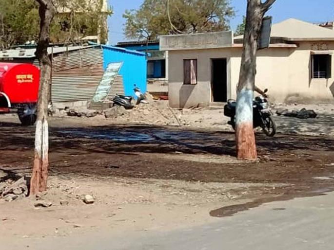 Public water handling system for road work | रस्त्याच्या कामासाठी सार्वजनिक नळपाणीपुरवठा योजनेचे पाणी Public water handling system for road work | रस्त्याच्या कामासाठी सार्वजनिक नळपाणीपुरवठा योजनेचे पाणी