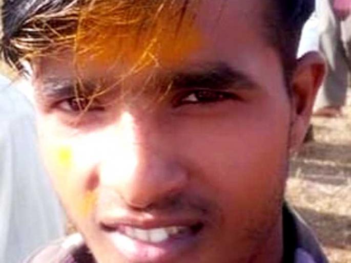 Youth suicide by changing Whatsapp's status | व्हॉट्सअॅप स्टेट्स बदलून युवकाची आत्महत्या Youth suicide by changing Whatsapp's status | व्हॉट्सअॅप स्टेट्स बदलून युवकाची आत्महत्या