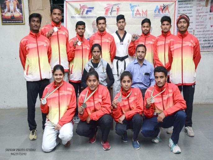  Aurangabad: 9 medals in state level Taekwondo competition | राज्यस्तरीय तायक्वांदो स्पर्धेत औरंगाबादला ९ पदके