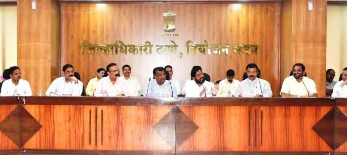 Thane, Palghar, Raigad district will keep heavy vehicles on waiting list to stop heavy traffic. | ठाणे, पालघर, रायगड जिल्ह्यातील महामार्गांवरील वाहतूक कोंडी थांबवण्यासाठी अवजड वाहनांना ठेवणार वेटींगवर