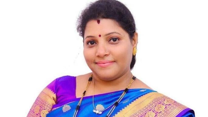 'He' made a mental phone call to the Mayor of Thane in the name of Dawood | मानसिक विकृतीतून ‘त्याने’ केला ठाण्याच्या महापौरांना दाऊदच्या नावाने धमकीचा फोन 'He' made a mental phone call to the Mayor of Thane in the name of Dawood | मानसिक विकृतीतून ‘त्याने’ केला ठाण्याच्या महापौरांना दाऊदच्या नावाने धमकीचा फोन