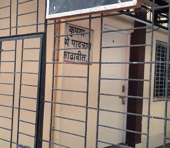 Police gymnasium closed in Thane under repair | दुरुस्तीच्या नावाखाली ठाण्यातील पोलिसांची व्यायामशाळा बंद Police gymnasium closed in Thane under repair | दुरुस्तीच्या नावाखाली ठाण्यातील पोलिसांची व्यायामशाळा बंद