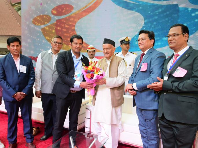 Honesty is important when working in social life - Governor | सामाजिक जीवनात काम करतांना प्रामाणिकपणा महत्त्वाचा -राज्यपाल Honesty is important when working in social life - Governor | सामाजिक जीवनात काम करतांना प्रामाणिकपणा महत्त्वाचा -राज्यपाल
