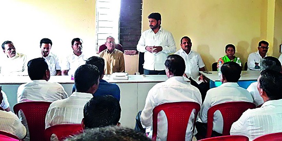 Topic meeting to meet Chief Minister on Tuesday: Decision on all-party meeting: holy posture for mass movement | टोप खाणप्रश्नी मंगळवारी मुख्यमंत्र्यांची भेट घेणार सर्व पक्षीय बैठकीत निर्णय : जनआंदोलन उभारण्याचा पवित्रा