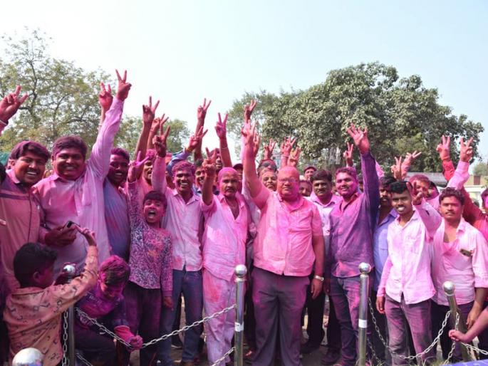 At Vadangali, the Village Development Panel gave the development front a run for its money | वडांगळी येथे ग्रामविकास पॅनलने दिला विकास आघाडीला धोबीपछाड At Vadangali, the Village Development Panel gave the development front a run for its money | वडांगळी येथे ग्रामविकास पॅनलने दिला विकास आघाडीला धोबीपछाड