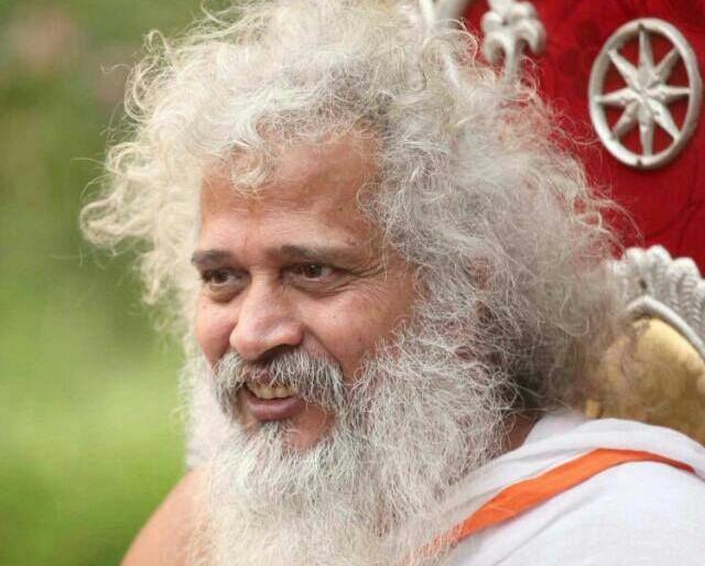 Satara: An accidental death of Maharaj in Madhya Pradesh, four inmates injured, car overtakes tanker | सातारा : मध्यप्रदेशातील महाराजांचा अपघाती मृत्यू, चार शिष्य जखमी, टँकरला ओव्हरटेक करताना कार उलटली Satara: An accidental death of Maharaj in Madhya Pradesh, four inmates injured, car overtakes tanker | सातारा : मध्यप्रदेशातील महाराजांचा अपघाती मृत्यू, चार शिष्य जखमी, टँकरला ओव्हरटेक करताना कार उलटली