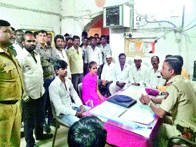 The family of the disfellowshipped husband admitted | बहिष्कृत दांपत्याचा कुटुंबीयाने केला स्वीकार