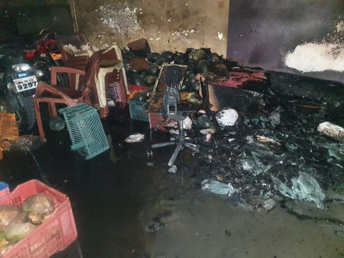 Amalnerat shop fire | अमळनेरात दुकानाला आग