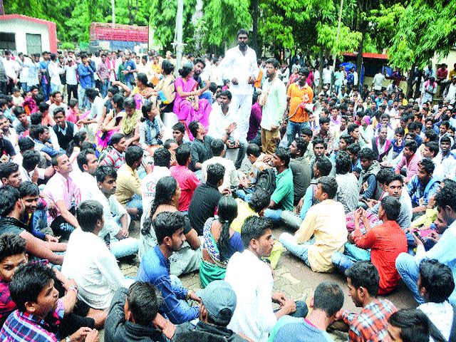 Talking with the tribal ministers | आदिवासी मंत्र्यांशी चर्चा करणार