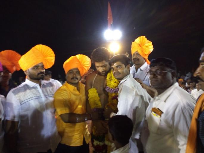 Delhi's Krishnakumarar win wrestiling championship at Shirpur Jain | शिरपूर जैन येथील कुस्त्यांच्या महासंग्रामात दिल्लीचा कृष्णकुमार ठरला विजेता