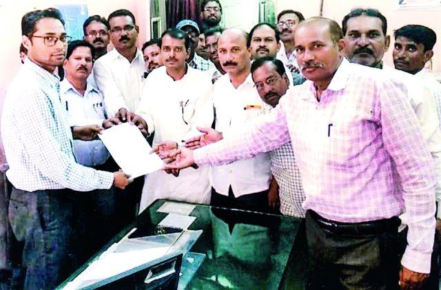 After all, the additional workload of the superintendent was completed | अखेर अधीक्षकाच्या अतिरिक्त पदभाराचा गुंता सुटला