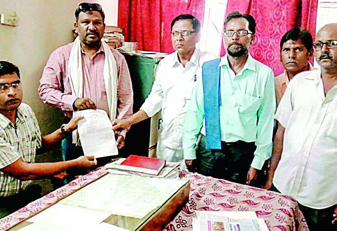 Protest against bereavement of Buddhist brothers | बौद्ध बांधवांवर केलेल्या भ्याड हल्ल्याचा निषेध Protest against bereavement of Buddhist brothers | बौद्ध बांधवांवर केलेल्या भ्याड हल्ल्याचा निषेध