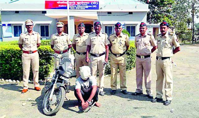 In the Bulldoge 'he' sneak bikes | बुलडाण्यात गवसला ‘तो’ दुचाकी चोरटा