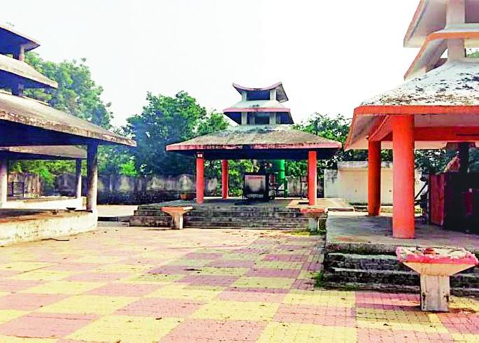 Space in the cemetery shed not found for the corona crisis | कोरोना संकटात मुखाग्नीसाठी मिळेना स्मशानशेडमध्ये जागा Space in the cemetery shed not found for the corona crisis | कोरोना संकटात मुखाग्नीसाठी मिळेना स्मशानशेडमध्ये जागा