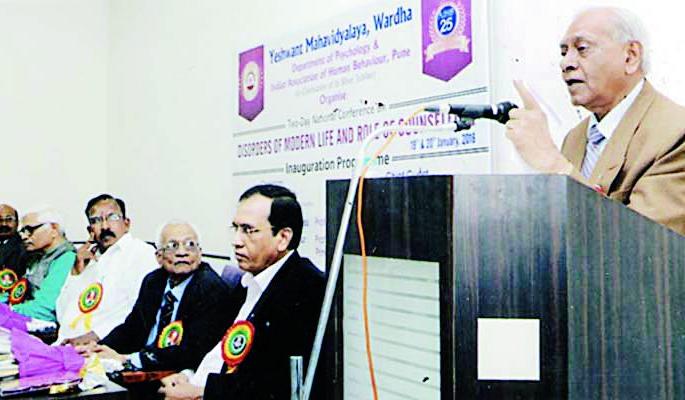 Changing lifestyles socialization unbalanced | बदलत्या जीवनशैलीने समाजमन असंतुलित Changing lifestyles socialization unbalanced | बदलत्या जीवनशैलीने समाजमन असंतुलित