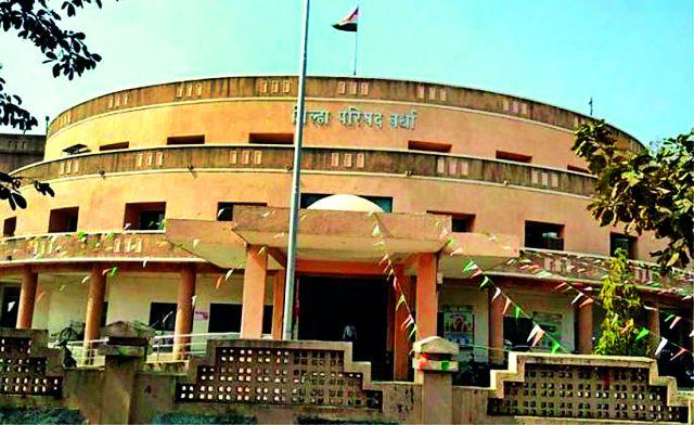 Initiatives of the prevention and control of the Municipal Corporation | पालिकेची टाळाटाळ अन् जि.प.चा पुढाकार