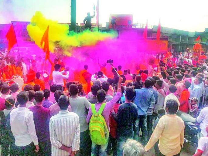 Shivramaya's hymn is asamantam Dumdumale | शिवरायांच्या जयजयकाराने आसमंत दुमदुमले Shivramaya's hymn is asamantam Dumdumale | शिवरायांच्या जयजयकाराने आसमंत दुमदुमले