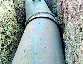 Stop the work of the monkeys | बेंबळा जलवाहिनीचे काम बंद