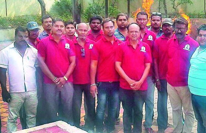 Humanity is still alive ...! | माणुसकी अजूनही जिवंत आहे...! Humanity is still alive ...! | माणुसकी अजूनही जिवंत आहे...!