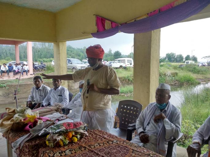 Deputy Speaker of the Legislative Assembly in a Kopari-Dhotar outfit | कोपरी-धोतर पेहरावात अवतरले विधानसभेचे उपाध्यक्ष Deputy Speaker of the Legislative Assembly in a Kopari-Dhotar outfit | कोपरी-धोतर पेहरावात अवतरले विधानसभेचे उपाध्यक्ष