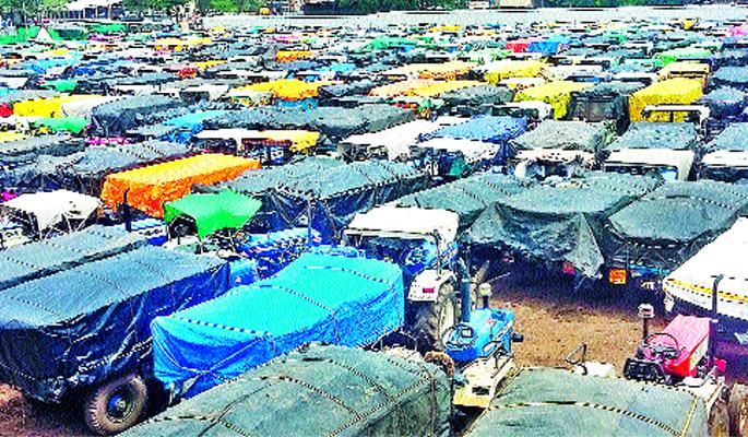 Arrival of 25 thousand quintal onions | २५ हजार क्विंटल कांद्याची आवक Arrival of 25 thousand quintal onions | २५ हजार क्विंटल कांद्याची आवक