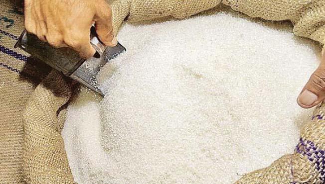 Sugar in exchange for sugarcane arrears; Farmers dissatisfied with the government's strange fund | ऊस थकबाकीच्या बदल्यात देणार साखर; सरकारच्या अजब फंड्याने शेतकऱ्यांत असंतोष Sugar in exchange for sugarcane arrears; Farmers dissatisfied with the government's strange fund | ऊस थकबाकीच्या बदल्यात देणार साखर; सरकारच्या अजब फंड्याने शेतकऱ्यांत असंतोष