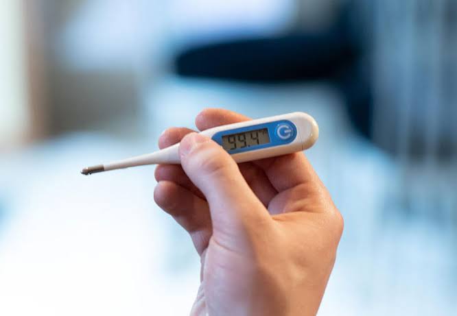 appeal to show up in Naidu if foreigners have fever and acne pmc pune latest news | Pune News | परदेशवारी केलेल्यांना ताप व पुरळ असतील तर नायडूमध्ये दाखवण्याचे आवाहन appeal to show up in Naidu if foreigners have fever and acne pmc pune latest news | Pune News | परदेशवारी केलेल्यांना ताप व पुरळ असतील तर नायडूमध्ये दाखवण्याचे आवाहन