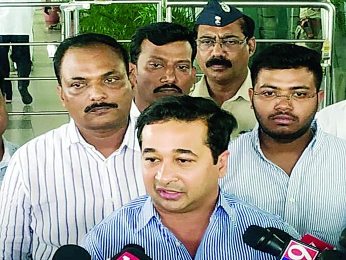 Sanjay Raut is not a revolutionist, with a sword hanging over his head | संजय राऊत क्रांतीवीर नाहीत, त्यांच्या डोक्यावर टांगती तलवार Sanjay Raut is not a revolutionist, with a sword hanging over his head | संजय राऊत क्रांतीवीर नाहीत, त्यांच्या डोक्यावर टांगती तलवार