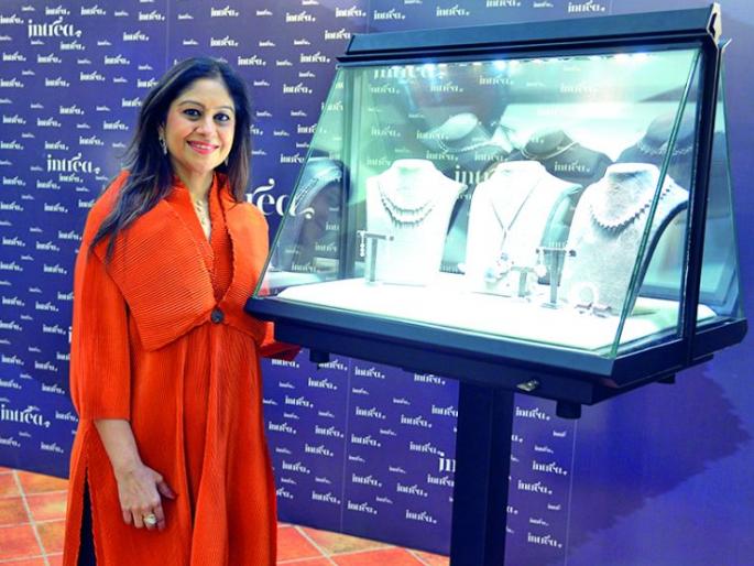 The beauty of diamond jewelry; Inauguration of the Intria Exhibition; Spontaneous response on the first day | हिऱ्यांच्या दागिन्यांचा सौंदर्याविष्कार; इंट्रिया प्रदर्शनाचे उद्घाटन; पहिल्याच दिवशी उत्स्फूर्त प्रतिसाद