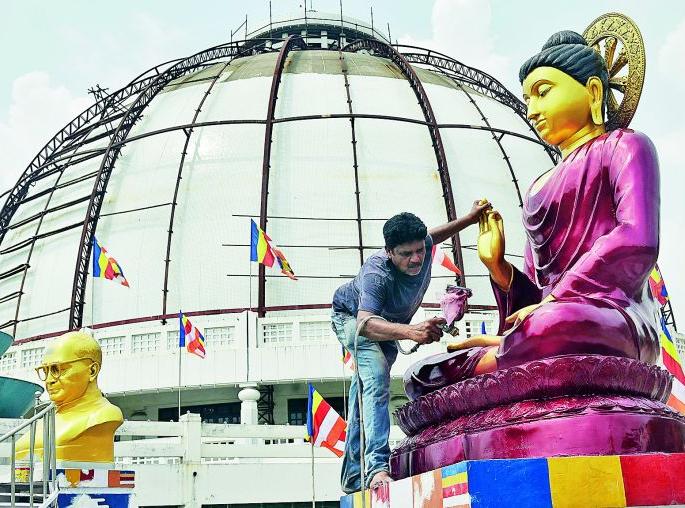 Admission to Deekshabhoomi in Nagpur only if two doses are taken | दोन डोस घेतले असेल तरच नागपुरातील दीक्षाभूमीवर प्रवेश