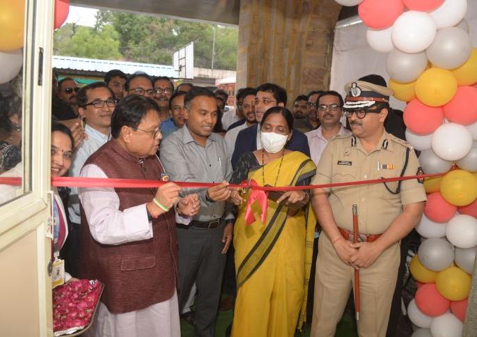 ‘Mini ICU’ at railway station now; Initiative of New Era Hospital | रेल्वे स्टेशनवर आता ‘मिनी आयसीयू’; न्यू ईरा हॉस्पिटलचा पुढाकार ‘Mini ICU’ at railway station now; Initiative of New Era Hospital | रेल्वे स्टेशनवर आता ‘मिनी आयसीयू’; न्यू ईरा हॉस्पिटलचा पुढाकार