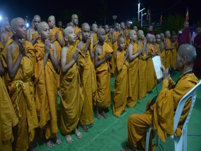 Shramner Diksha to 100 children on Diksha Bhoomi; Buddha festival begins | दीक्षाभूमीवर शंभर बालकांना श्रामणेर दीक्षा; बुद्ध महोत्सवाला प्रारंभ Shramner Diksha to 100 children on Diksha Bhoomi; Buddha festival begins | दीक्षाभूमीवर शंभर बालकांना श्रामणेर दीक्षा; बुद्ध महोत्सवाला प्रारंभ