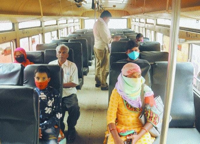 Sir, it is very urgent work, I have to go ... | Coronavirus in Bhandara; साहेब, खूप अर्जंट काम आहे, जावंच लागेल... Sir, it is very urgent work, I have to go ... | Coronavirus in Bhandara; साहेब, खूप अर्जंट काम आहे, जावंच लागेल...