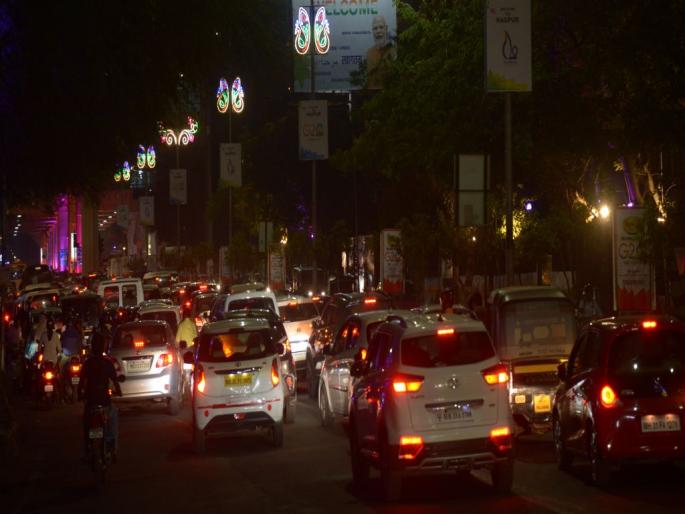 On the occasion of G-20, the city is decorated, the roads are also bright; But the traffic was 'as it was' | जी-२० च्या निमित्ताने शहर सजले, रस्तेही चकाचक; ट्रॅफिक मात्र 'जैसे थे'च On the occasion of G-20, the city is decorated, the roads are also bright; But the traffic was 'as it was' | जी-२० च्या निमित्ताने शहर सजले, रस्तेही चकाचक; ट्रॅफिक मात्र 'जैसे थे'च