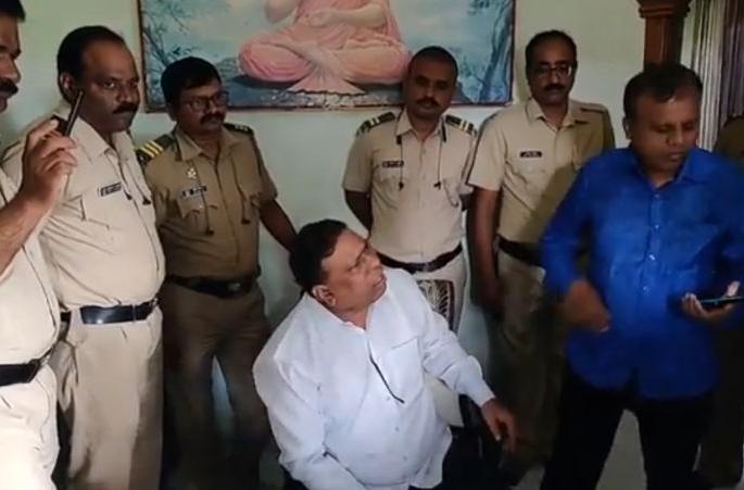 A case has been filed against Vaman Meshram and his activists | वामन मेश्राम व त्यांच्या साधीदारांविरोधात गुन्हा दाखल A case has been filed against Vaman Meshram and his activists | वामन मेश्राम व त्यांच्या साधीदारांविरोधात गुन्हा दाखल