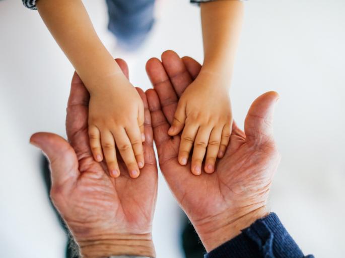 Abducted for begging in Pune 2-year-old girl rescued safely | पुण्यात भीक मागण्यासाठी अपहरण; २ वर्षांच्या चिमुकलीची सुखरुप सुटका Abducted for begging in Pune 2-year-old girl rescued safely | पुण्यात भीक मागण्यासाठी अपहरण; २ वर्षांच्या चिमुकलीची सुखरुप सुटका