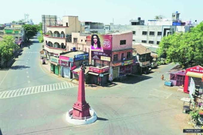 14 days strict curfew in Baramati city and taluka | उपमुख्यमंत्र्यांच्या बारामतीत १४ दिवस कडक 'जनता कर्फ्यू; अत्यावश्यक सेवा सुरु राहणार 14 days strict curfew in Baramati city and taluka | उपमुख्यमंत्र्यांच्या बारामतीत १४ दिवस कडक 'जनता कर्फ्यू; अत्यावश्यक सेवा सुरु राहणार