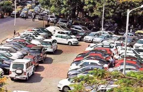 ... so let's deposit the vehicles to banks, finance companies; Warning of transport associations | ...तर आमची वाहने बँका, फायनान्स कंपन्यांकडे जमा करू; वाहतुक संघटनांचा इशारा ... so let's deposit the vehicles to banks, finance companies; Warning of transport associations | ...तर आमची वाहने बँका, फायनान्स कंपन्यांकडे जमा करू; वाहतुक संघटनांचा इशारा