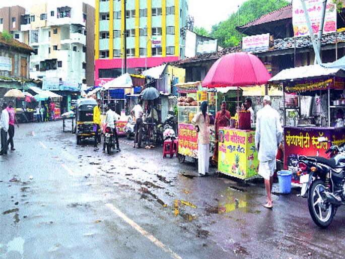 Encroachment Detection in College Area | कॉलेजरोड परिसरात अतिक्रमणाचा विळखा Encroachment Detection in College Area | कॉलेजरोड परिसरात अतिक्रमणाचा विळखा