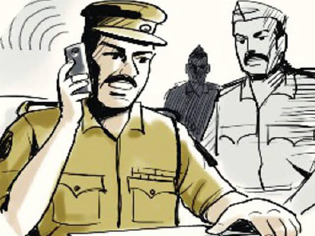 It was expensive for police inspectors to celebrate birthdays; Positive himself; 200 people were in tension | पुण्यात पोलिस निरीक्षकांना वाढदिवस साजरा करणे पडले महागात; स्वतः पॉझिटिव्ह; भेटलेले २०० जण अडचणीत It was expensive for police inspectors to celebrate birthdays; Positive himself; 200 people were in tension | पुण्यात पोलिस निरीक्षकांना वाढदिवस साजरा करणे पडले महागात; स्वतः पॉझिटिव्ह; भेटलेले २०० जण अडचणीत