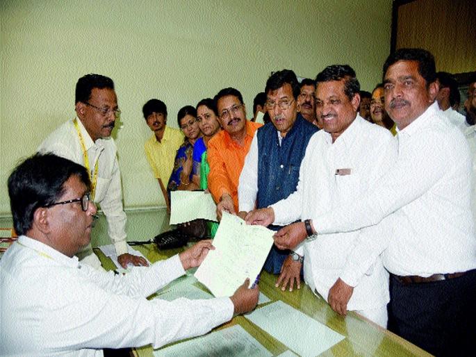 Rebellion in BJP for mayor | महापौरपदासाठी भाजपमध्ये बंड Rebellion in BJP for mayor | महापौरपदासाठी भाजपमध्ये बंड