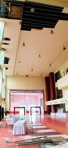 POP roof of CIDCO drama collapses; Two women rescue | सिडको नाट्यगृहाचे पीओपी छत कोसळले; दोन महिला बचावल्या POP roof of CIDCO drama collapses; Two women rescue | सिडको नाट्यगृहाचे पीओपी छत कोसळले; दोन महिला बचावल्या