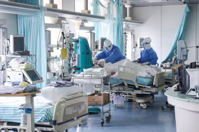 Billions of medical supplies were collected in the battle against the Corona at pune corporation | कोरोनाविरुद्धच्या लढाईत पुणे महापालिकेला सामाजिक दायित्वाचा आधार ; जमा झाले कोट्यवधींचे वैद्यकीय साहित्य Billions of medical supplies were collected in the battle against the Corona at pune corporation | कोरोनाविरुद्धच्या लढाईत पुणे महापालिकेला सामाजिक दायित्वाचा आधार ; जमा झाले कोट्यवधींचे वैद्यकीय साहित्य