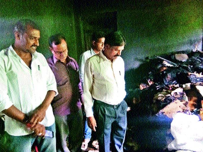 Fire at the Water Resources Department office is suspected | जलसंपदा विभागाच्या कार्यालयातील आग संशयास्पद  Fire at the Water Resources Department office is suspected | जलसंपदा विभागाच्या कार्यालयातील आग संशयास्पद